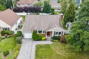 1415 Gaston St, Wantagh, NY 11793 - Photo 28