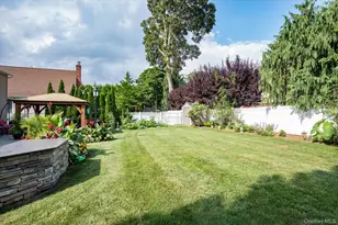 1415 Gaston St, Wantagh, NY 11793 - Photo 36