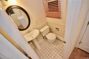111 Fleets Cove Rd, Huntington, NY 11743 - Photo 16