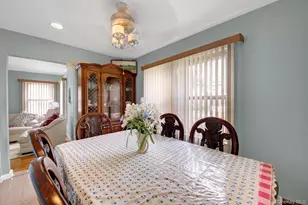 409 St Agnes Pl, Franklin Square, NY 11010 - Photo 18