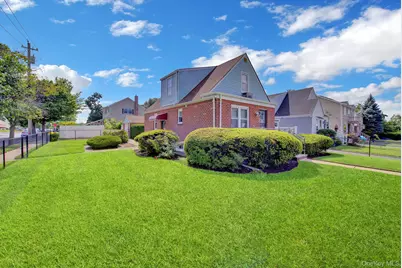 409 Saint Agnes Place, Franklin Square, NY 11010 - Photo 4