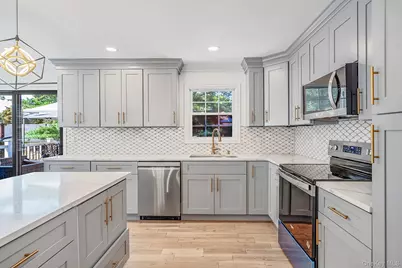 5 Curtis Court, Mastic, NY 11950 - Photo 8