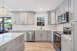 5 Curtis Ct, Mastic, NY 11950 - Photo 8