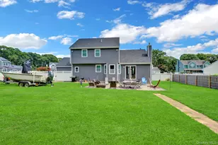 106 Paul Dr, Holbrook, NY 11741 - Photo 8