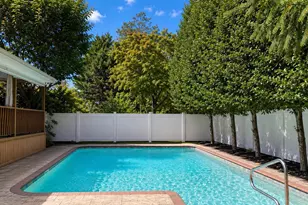 2 Ruth Pl, Glen Head, NY 11545 - Photo 4