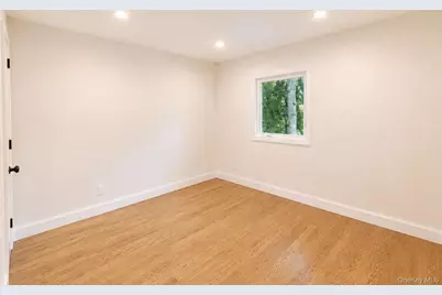 441 Roslyn Road, East Williston, NY 11596 - Photo 36