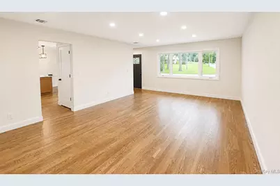 441 Roslyn Road, East Williston, NY 11596 - Photo 20