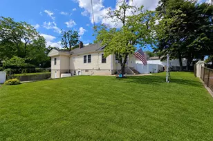 170 Woodycrest Dr, Farmingville, NY 11738 - Photo 2