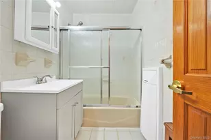 62-12 69th Pl, Middle Village, NY 11379 - Photo 22