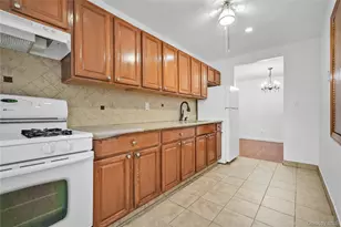 62-12 69th Pl, Middle Village, NY 11379 - Photo 10