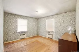 573 Grove Pl, Oceanside, NY 11572 - Photo 8