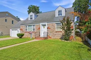 573 Grove Pl, Oceanside, NY 11572 - Photo 2