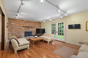 8 Flamingo Road N, East Hills, NY 11576 - Photo 6