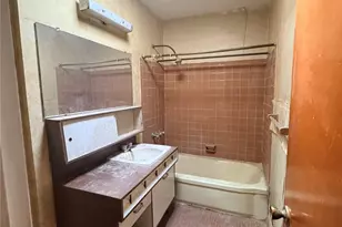 4200 E Tremont Ave, Bronx, NY 10465 - Photo 14