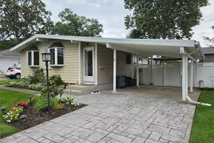 21 Duane Dr, Ronkonkoma, NY 11779 - Photo 2