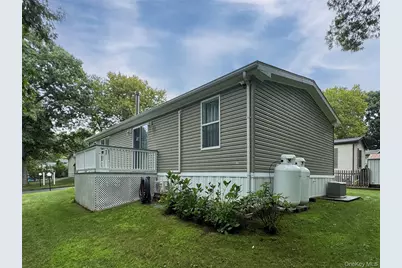 1800 Osborn Ave. Unit 1E Osborn, Riverhead, NY 11901 - Photo 18