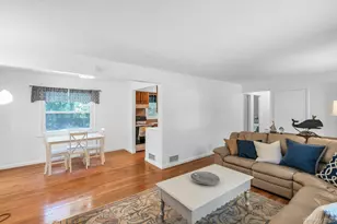69 Squiretown Rd, Hampton Bays, NY 11946 - Photo 8