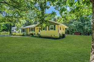 69 Squiretown Rd, Hampton Bays, NY 11946 - Photo 4