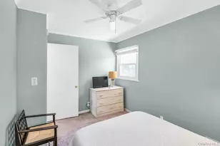 69 Squiretown Rd, Hampton Bays, NY 11946 - Photo 14