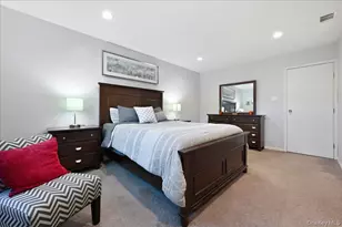 175 Main Ave, Wheatley Heights, NY 11798 - Photo 18