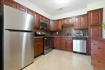 175 Main Avenue #167, Wheatley Heights, NY 11798 - Photo 12