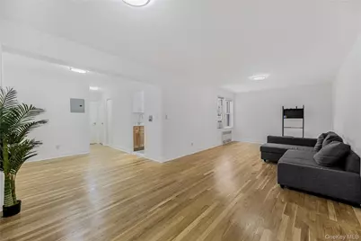 70 Locust Avenue #B508, New Rochelle, NY 10801 - Photo 2