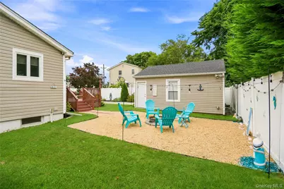494 N Putnam Avenue, Lindenhurst, NY 11757 - Photo 18