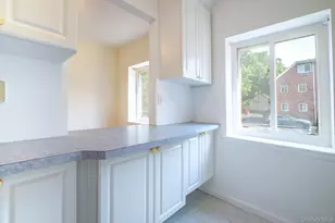 838 Pelhamdale Ave, New Rochelle, NY 10801 - Photo 8