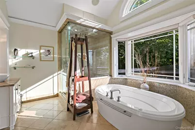 50 Echo Bay Drive, New Rochelle, NY 10805 - Photo 32