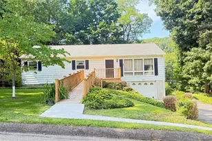 9 Michelle Dr, Newburgh, NY 12550 - Photo 2