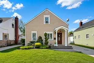 22 Shine Pl, Valley Stream, NY 11581 - Photo 2