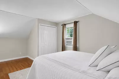 22 Shine Place, Valley Stream, NY 11581 - Photo 12