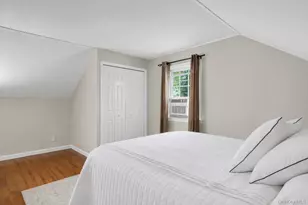 22 Shine Pl, Valley Stream, NY 11581 - Photo 12
