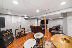 8 Foxwood Ave, Suffern, NY 10901 - Photo 24