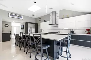 31 Deer Run, East Islip, NY 11730 - Photo 14