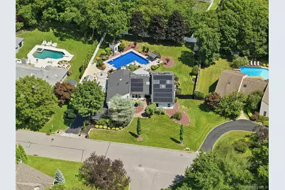 31 Deer Run, East Islip, NY 11730 - Photo 2