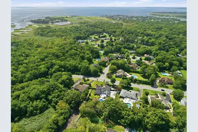 31 Deer Run, East Islip, NY 11730 - Photo 50