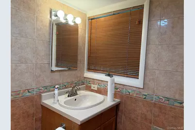 110 Clinton Avenue, Port Jefferson, NY 11776 - Photo 10