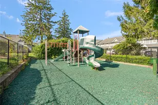 15 Springfield Cir, Central Islip, NY 11722 - Photo 48