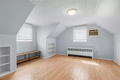 195 N Wisconsin Avenue, Massapequa, NY 11758 - Photo 10