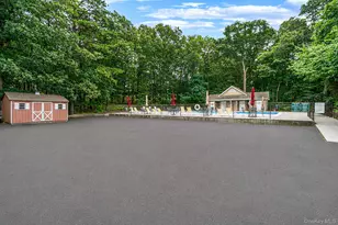 26 Kettle Hole Rd, Manorville, NY 11949 - Photo 16