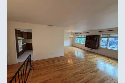 404 Edgegrove Avenue, New York, NY 10312 - Photo 6