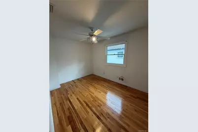 404 Edgegrove Avenue, New York, NY 10312 - Photo 10