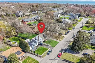 35 Thorburn Ave, Patchogue, NY 11772 - Photo 2