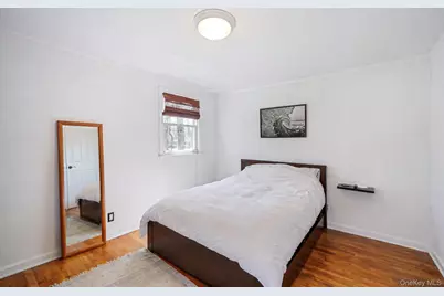 35 Thorburn Avenue, Patchogue, NY 11772 - Photo 18