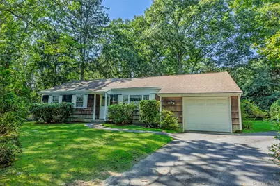 2625 Great Peconic Bay Boulevard, Laurel, NY 11948 - Photo 2