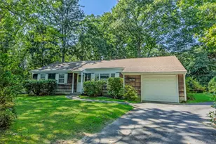 2625 Great Peconic Bay Blvd, Laurel, NY 11948 - Photo 2
