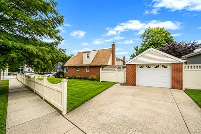 4137 247th Street, Little Neck, NY 11363 - Photo 4