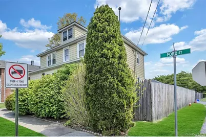 29 Ford Street, Glen Cove, NY 11542 - Photo 2