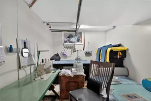 92-16 173rd St, Jamaica, NY 11433 - Photo 22